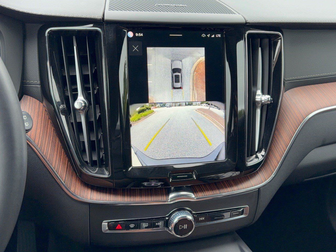 Used 2024 Volvo XC60 B5 Ultimate AWD/4WD image 22