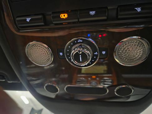 Used 2018 Bentley Flying Spur V8 AWD/4WD image 32
