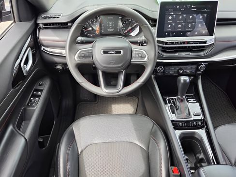 Used 2023 Jeep Compass Trailhawk AWD/4WD image 11