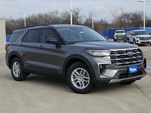 New 2026 Ford Explorer Active w/ Active Comfort Package image 2