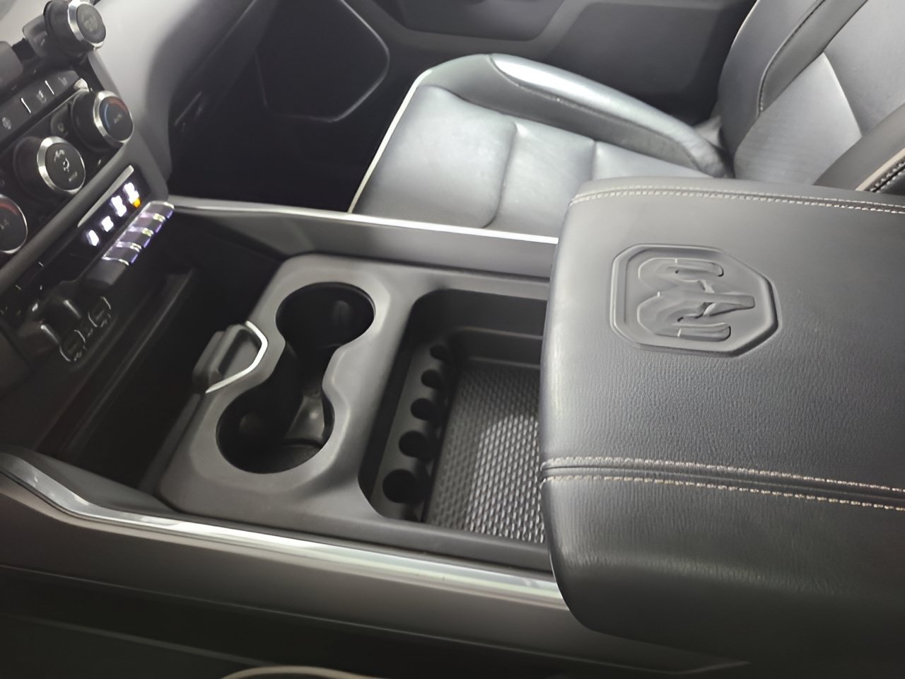 Used 2021 RAM 1500 Laramie w/ Sport Appearance Package AWD/4WD image 32