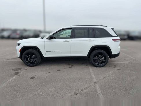 New 2026 Jeep Grand Cherokee Limited w/ Limited Altitude Package image 6