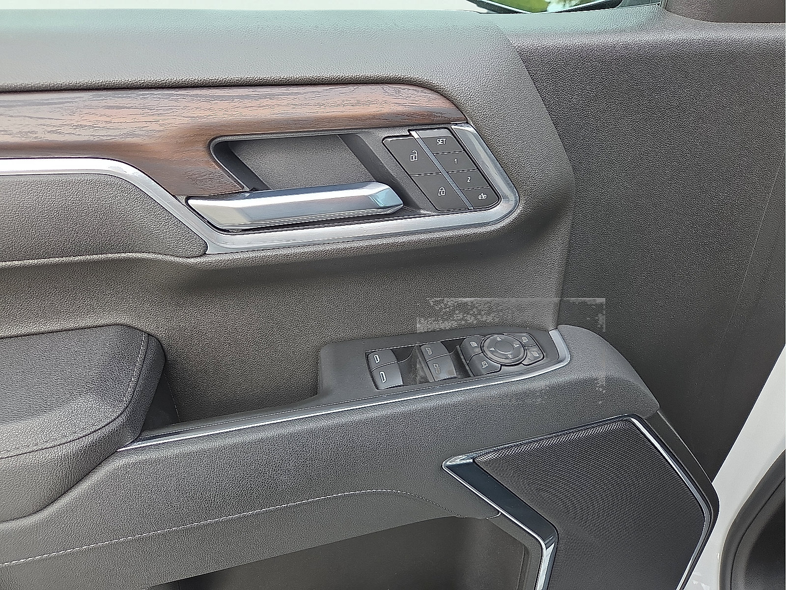 Used 2026 GMC Sierra 1500 SLT AWD/4WD image 15