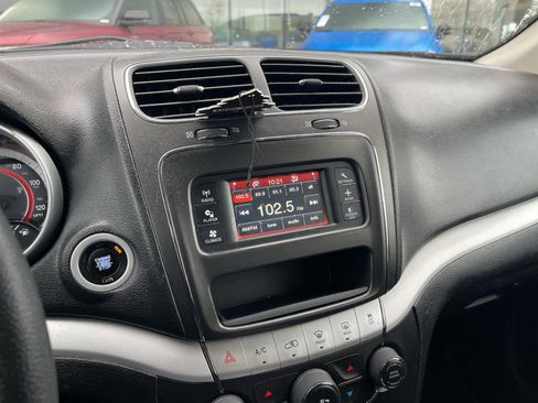 Used 2019 Dodge Journey SE w/ Blacktop Package image 8