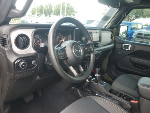 Used 2025 Jeep Wrangler Sport AWD/4WD image 11