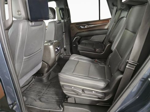 Used 2021 GMC Yukon Denali w/ Denali Ultimate Package AWD/4WD image 38