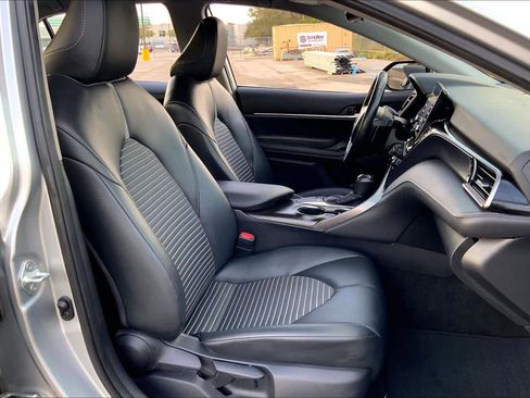 Used 2024 Toyota Camry SE image 8