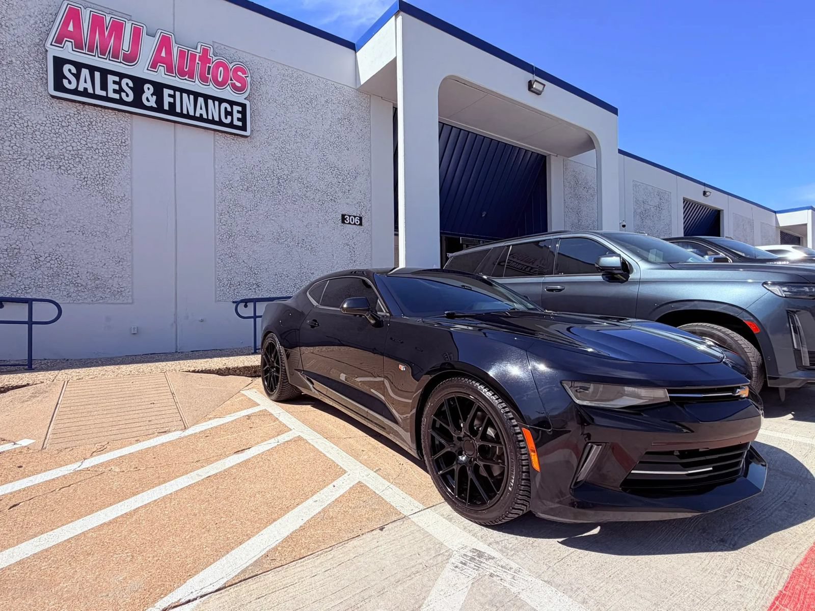 Used 2017 Chevrolet Camaro LT RWD image 7
