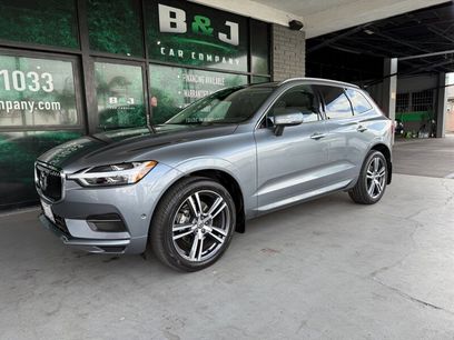 Used 2018 Volvo XC60 T5 Momentum w/ Vision Package