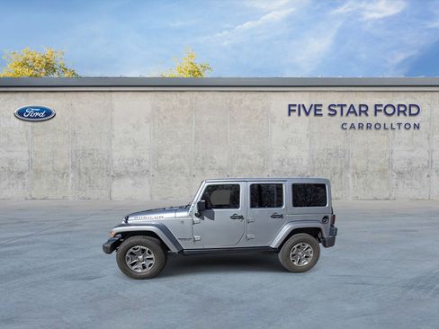 Used 2016 Jeep Wrangler Unlimited Rubicon w/ Connectivity Group image 5