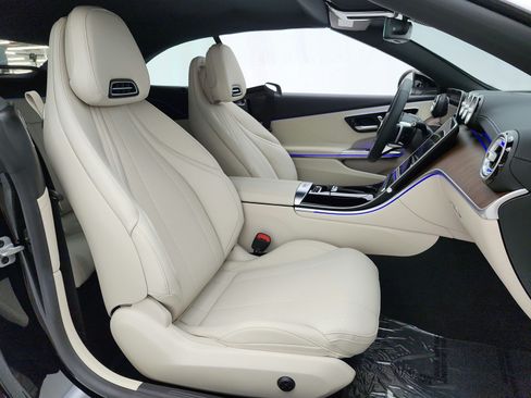 Used 2025 Mercedes-Benz CLE 300 4MATIC Cabriolet image 22