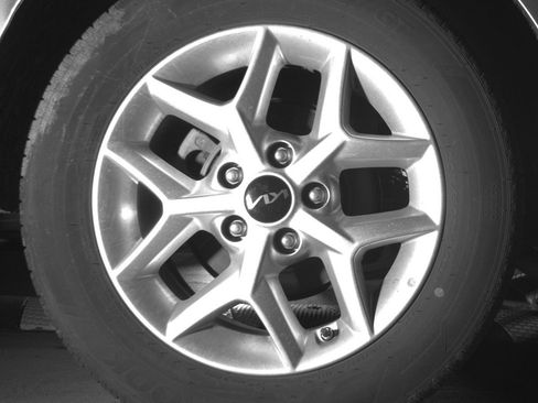 Used 2025 Kia Soul LX w/ LX Technology Package FWD image 15