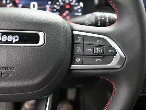 Used 2025 Jeep Compass Trailhawk AWD/4WD image 41