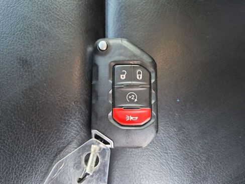 Used 2021 Jeep Wrangler Unlimited Sahara w/ Cold Weather Group AWD/4WD image 37