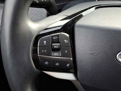 Certified 2025 Ford Explorer Platinum w/ LUX Leather Package image 21