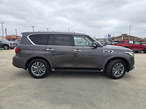 Used 2024 INFINITI QX80 Luxe image 2