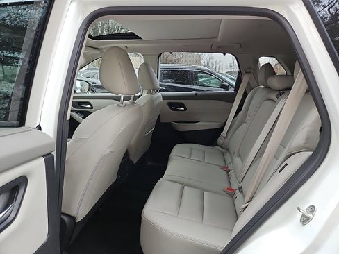 Certified 2023 Nissan Rogue SL w/ SL Premium Package image 10