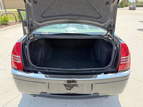 Used 2006 Chrysler 300 C RWD image 14