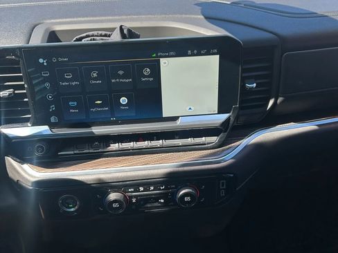 Used 2024 Chevrolet Silverado 1500 LT image 40