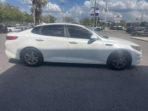 Used 2016 Kia Optima LX image 2