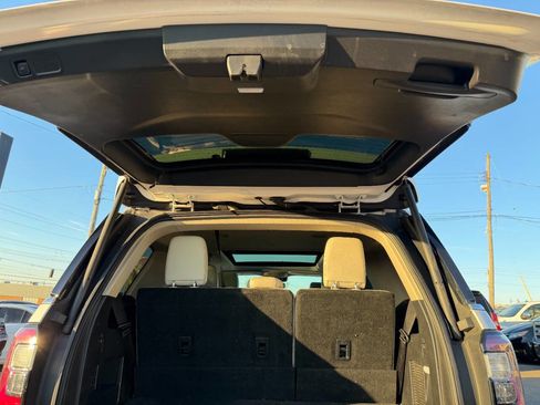 Used 2018 Ford Expedition Platinum image 22