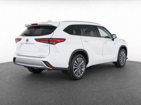 Certified 2021 Toyota Highlander Platinum AWD/4WD image 6