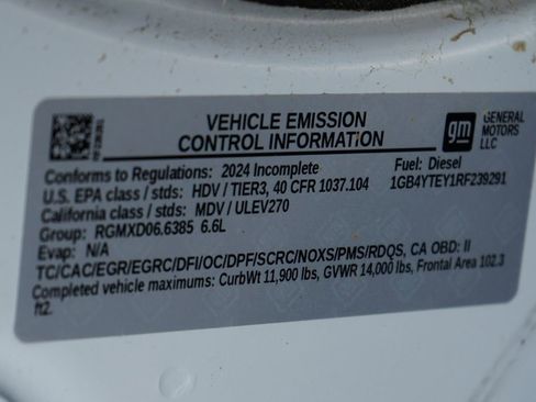 Used 2024 Chevrolet Silverado 3500 LT w/ Convenience Package image 13