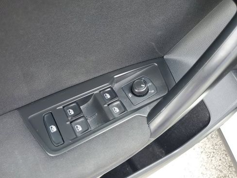 Used 2021 Volkswagen Tiguan S FWD image 22