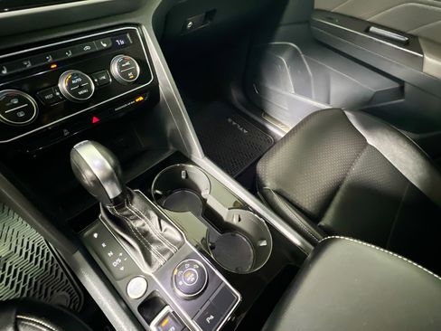 Used 2022 Volkswagen Atlas SE w/ Panoramic Sunroof Package image 26