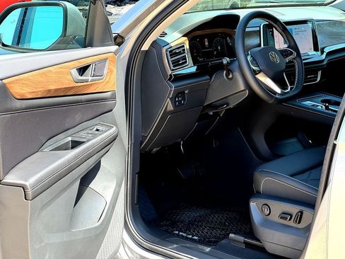 New 2026 Volkswagen Atlas SE FWD image 10