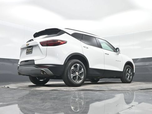 Used 2025 Chevrolet Blazer LT w/ Convenience Package FWD image 21
