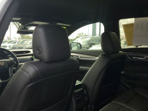 Used 2023 Cadillac XT5 Luxury image 14