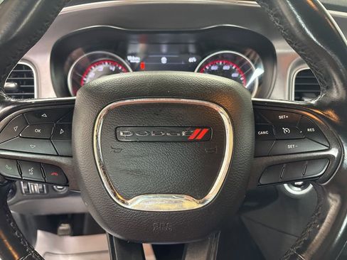 Used 2019 Dodge Charger SXT image 14