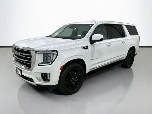 Used 2023 GMC Yukon XL SLT w/ SLT Luxury Package AWD/4WD image 3