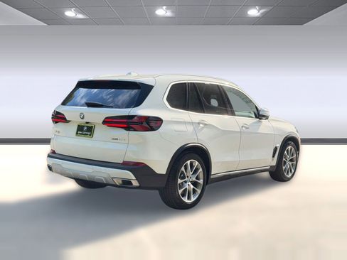 Certified 2025 BMW X5 xDrive50e w/ Premium Package AWD/4WD image 9