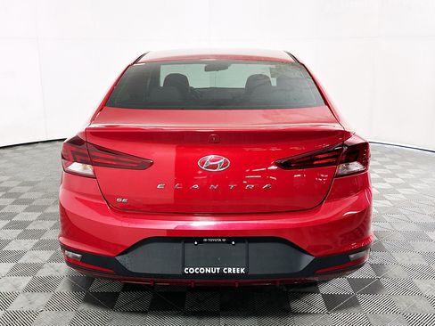 Used 2020 Hyundai Elantra SE w/ Cargo Package (C1) image 4