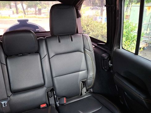 Used 2024 Jeep Wrangler Unlimited Sahara w/ Technology Group AWD/4WD image 14