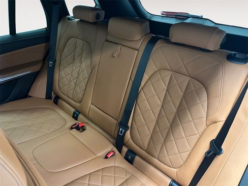 Used 2023 BMW X5 xDrive40i w/ Premium Package image 12