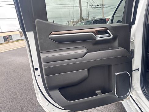 Used 2022 GMC Sierra 1500 SLE image 31