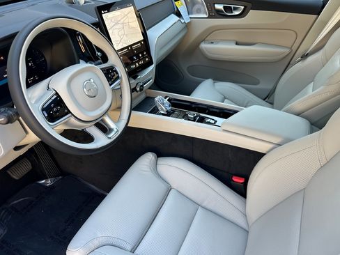 New 2026 Volvo XC60 T8 Ultra image 8
