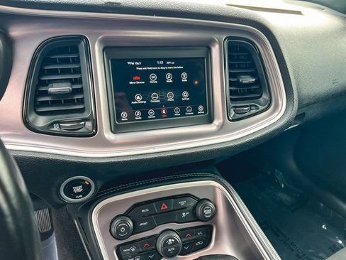 Used 2022 Dodge Challenger SXT image 17