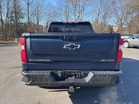 Used 2022 Chevrolet Silverado 1500 ZR2 w/ Technology Package image 4