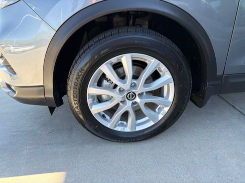 Used 2022 Nissan Rogue Sport SV w/ Technology Package AWD/4WD image 9