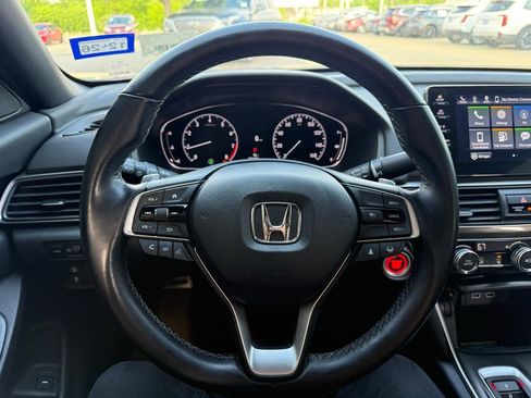 Used 2022 Honda Accord Sport image 11