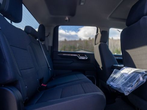 Used 2024 GMC Sierra 2500 SLE w/ SLE Convenience Package image 16