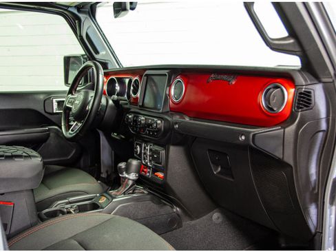 Used 2020 Jeep Gladiator Rubicon AWD/4WD image 5