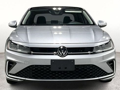 Used 2025 Volkswagen Jetta SEL image 5