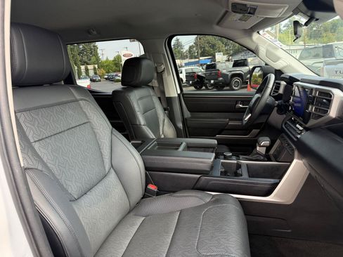 Used 2023 Toyota Tundra SR5 w/ SR5 Premium Package RWD image 15