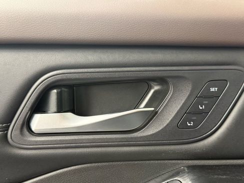 Used 2023 Nissan Rogue SL w/ SL Premium Package image 16