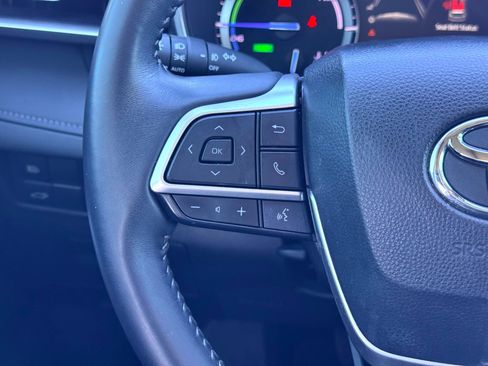 Used 2022 Toyota Highlander XLE image 25